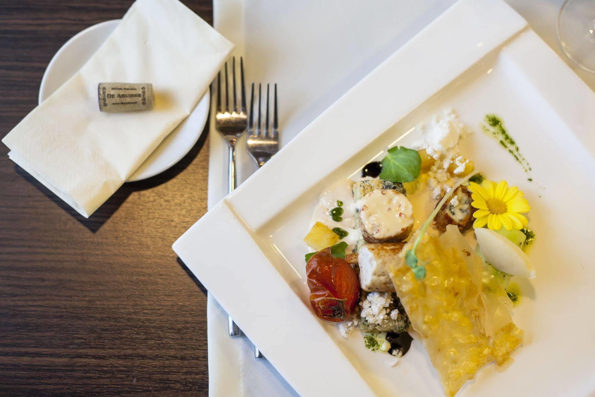 M Hotel 우치 외부 사진