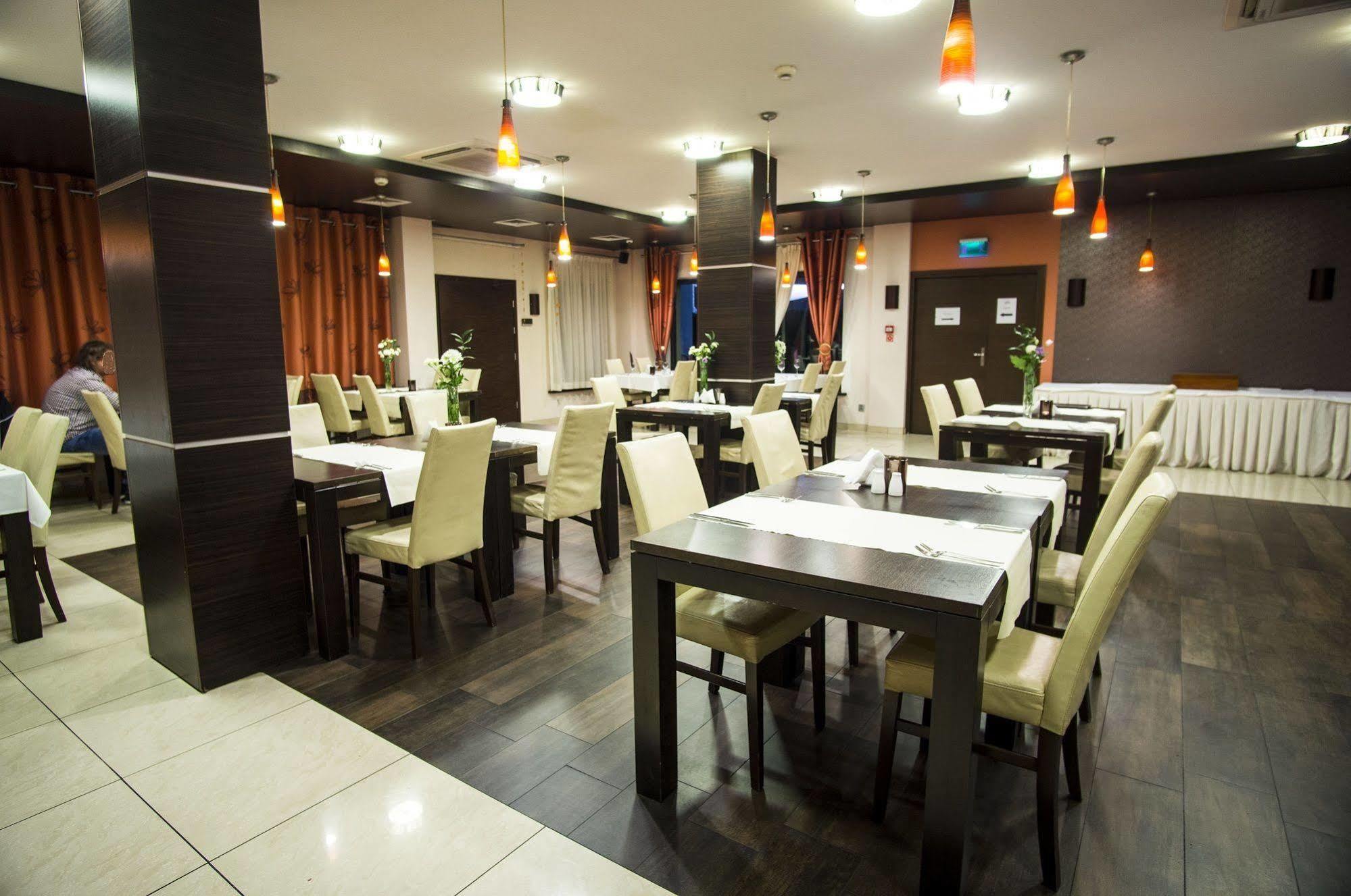 M Hotel 우치 외부 사진