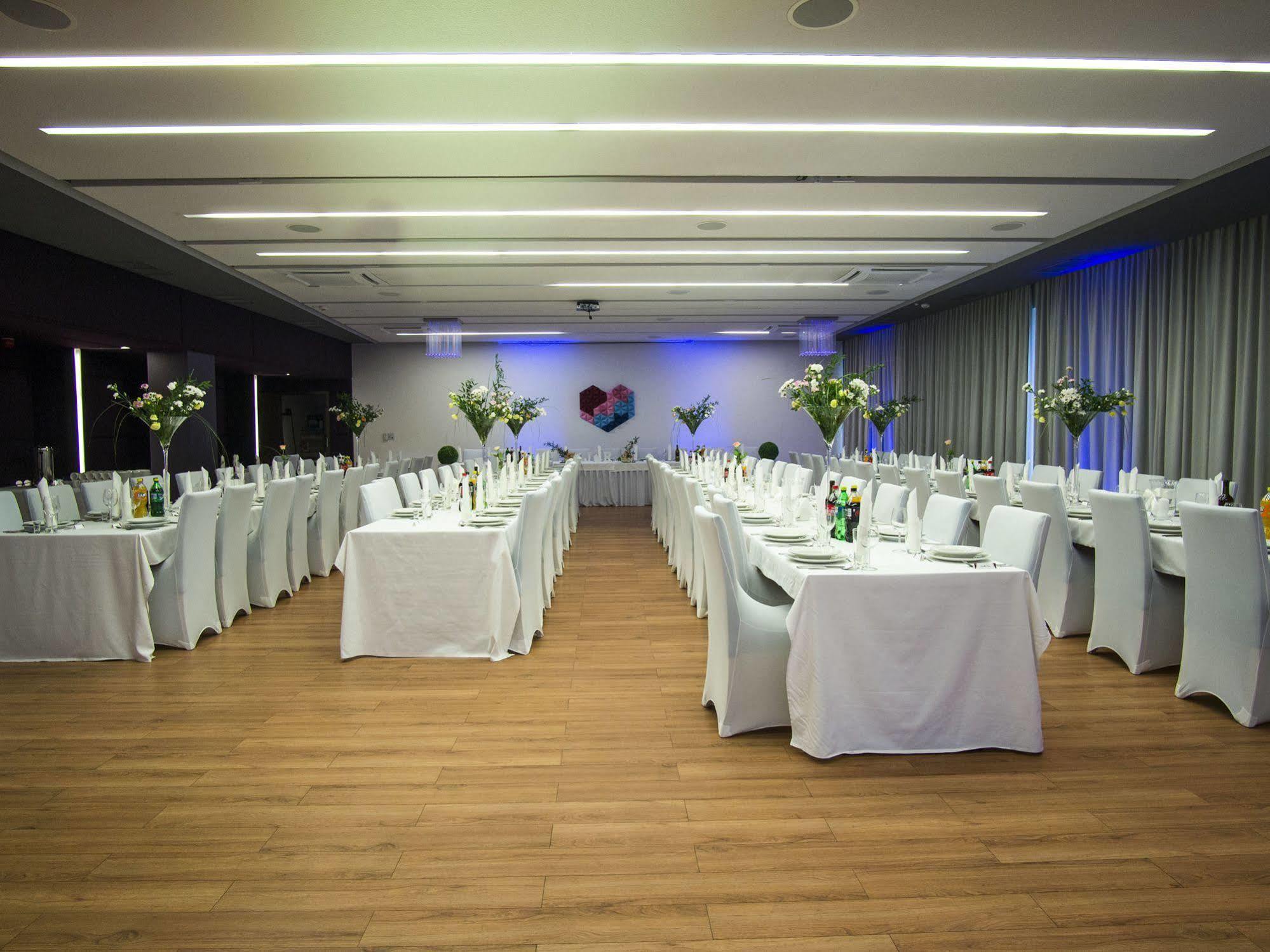 M Hotel 우치 외부 사진