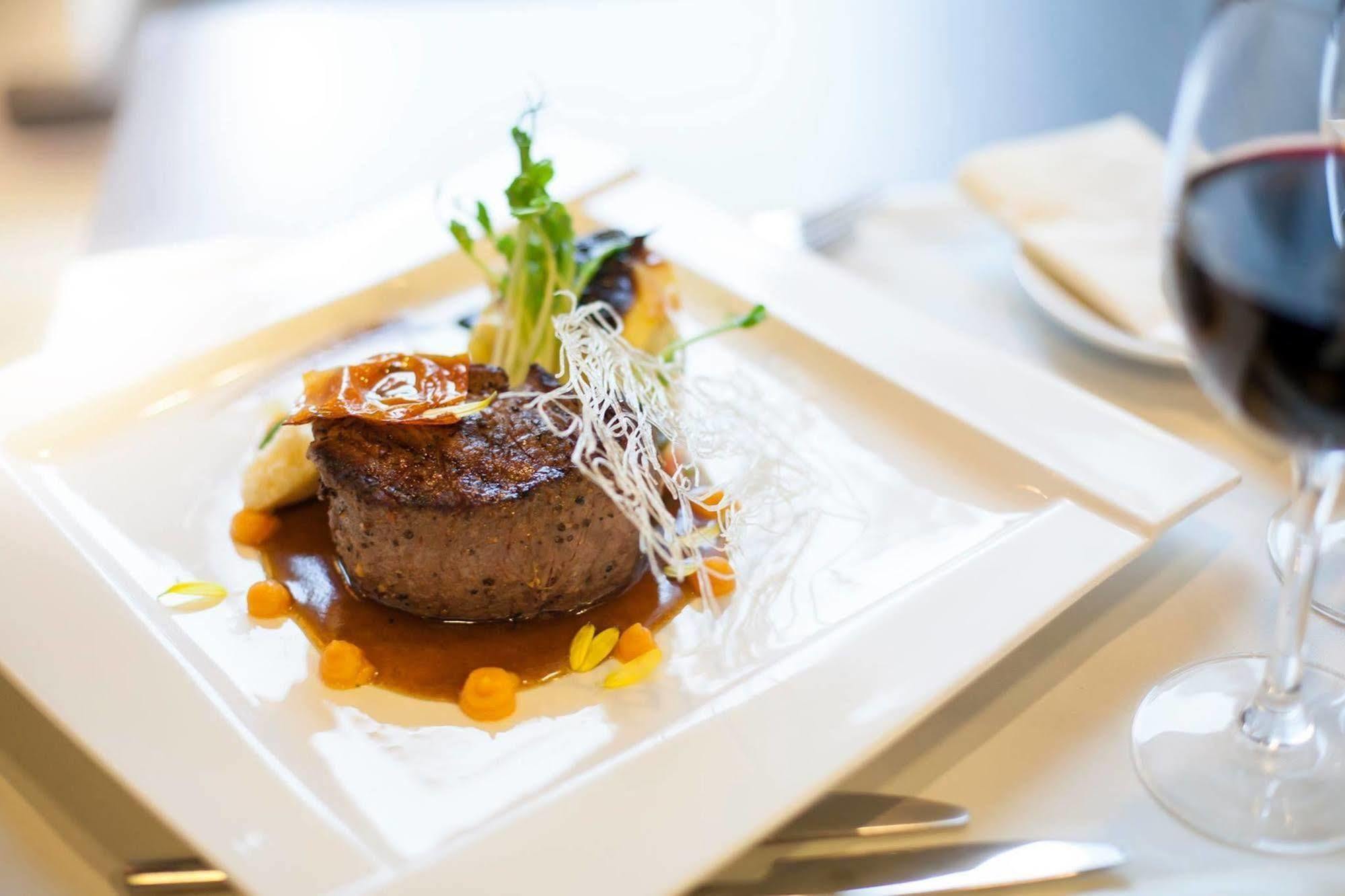 M Hotel 우치 외부 사진
