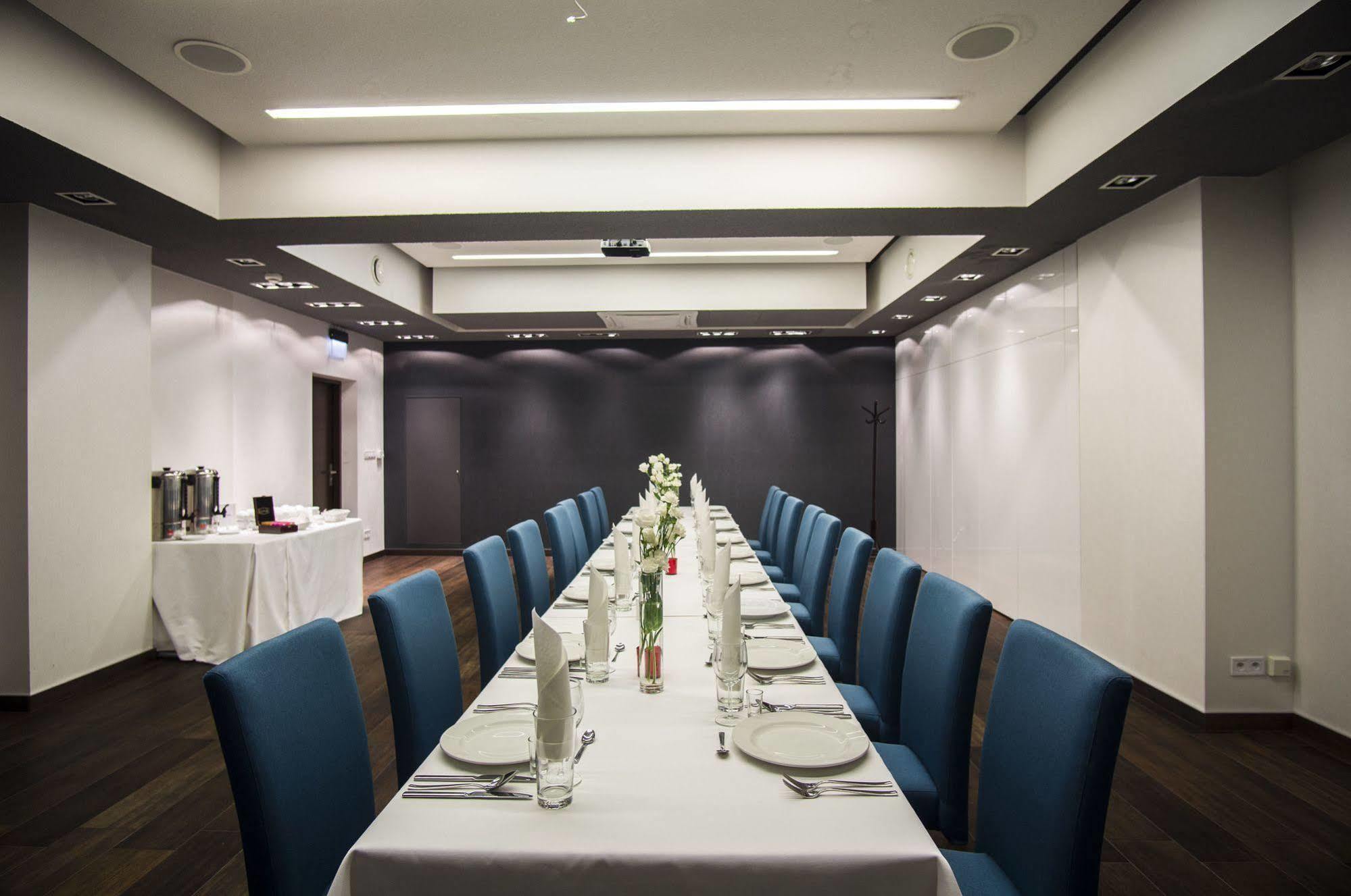M Hotel 우치 외부 사진