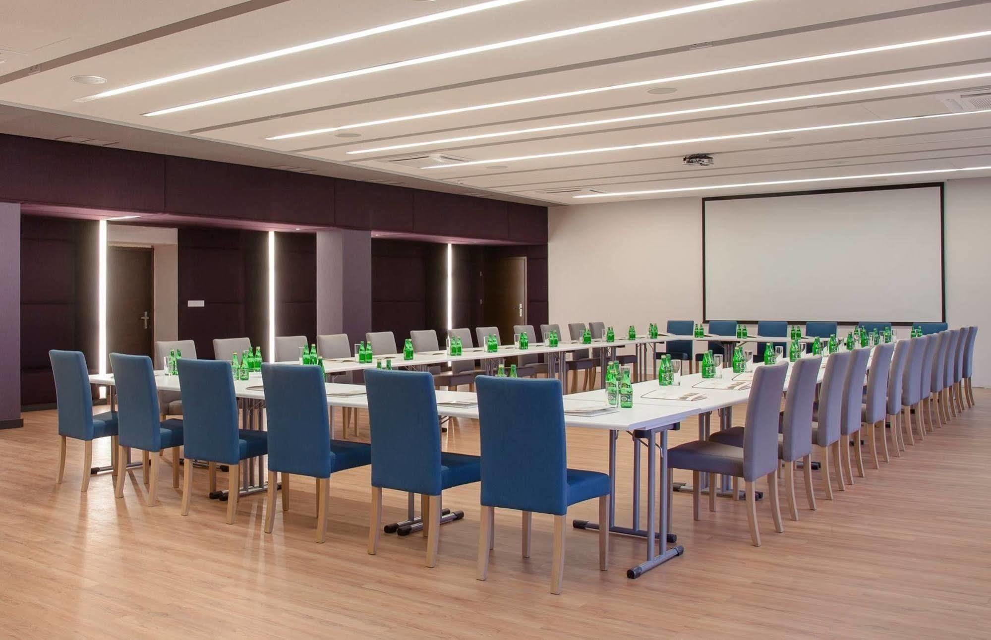 M Hotel 우치 외부 사진